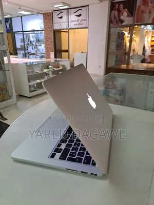 New Laptop Apple MacBook Pro 2015 8GB Intel Core I5 SSD 256GB