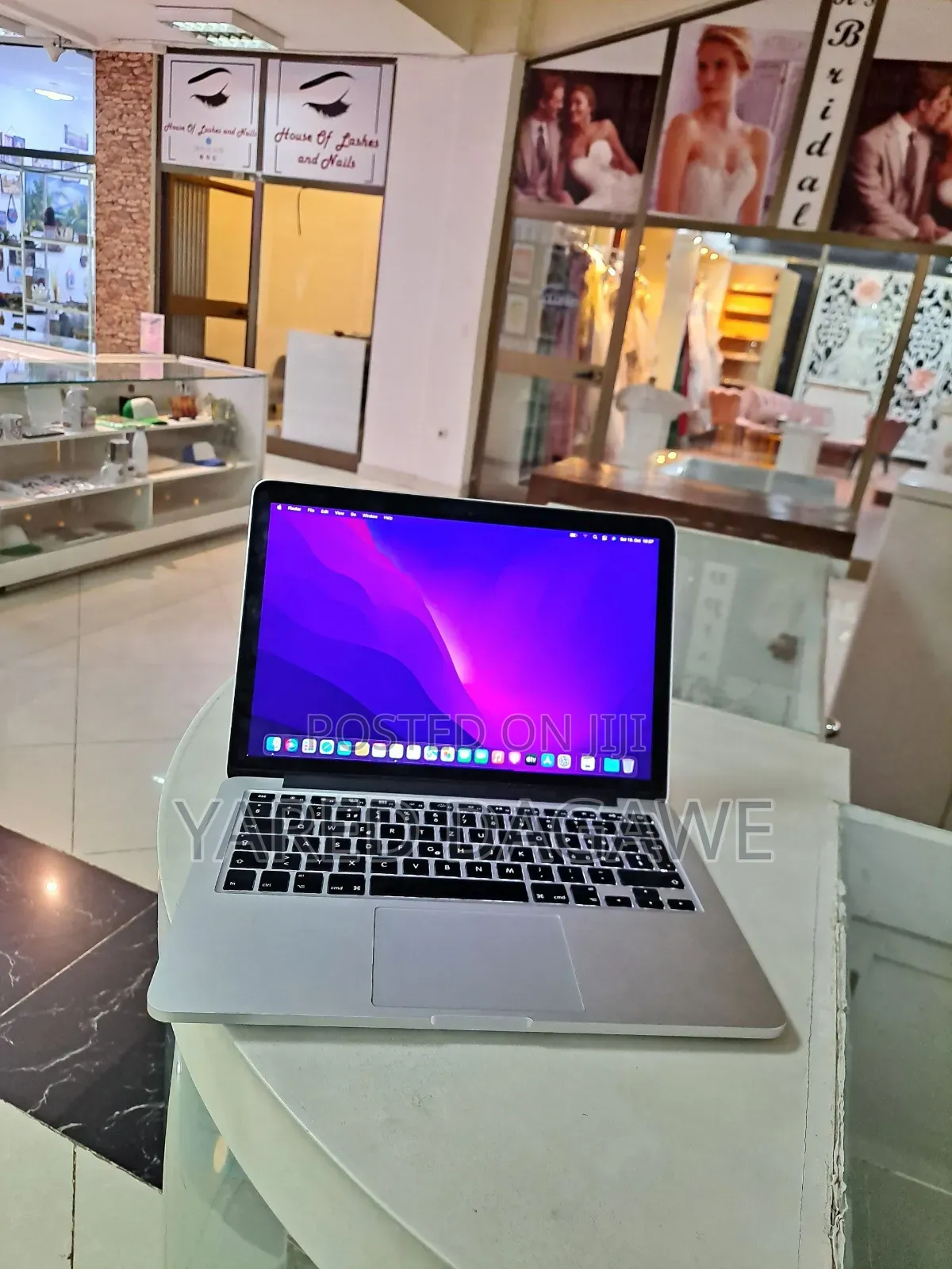 New Laptop Apple MacBook Pro 2015 8GB Intel Core I5 SSD 256GB