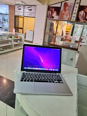 New Laptop Apple MacBook Pro 2015 8GB Intel Core I5 SSD 256GB