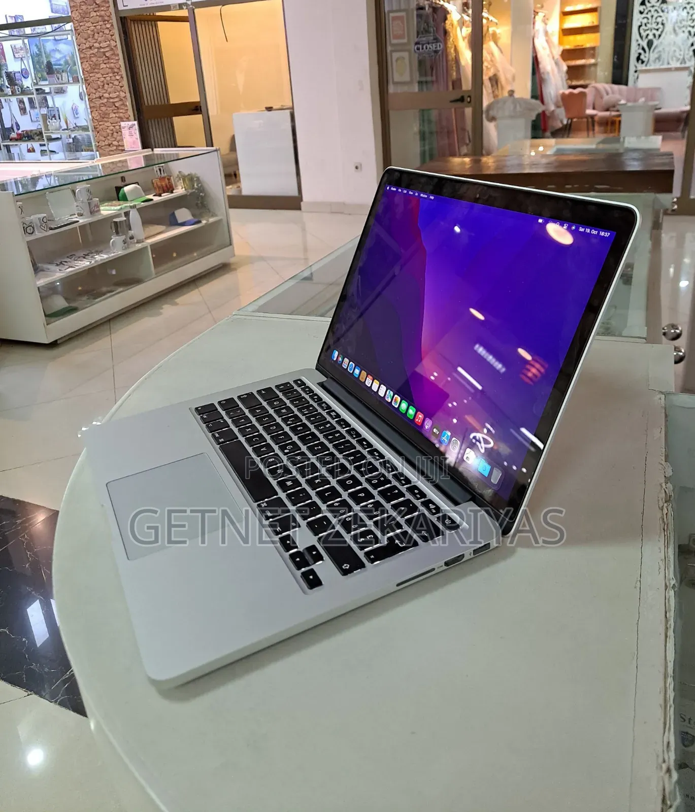 New Laptop Apple MacBook Pro 2015 8GB Intel Core I5 SSD 256GB