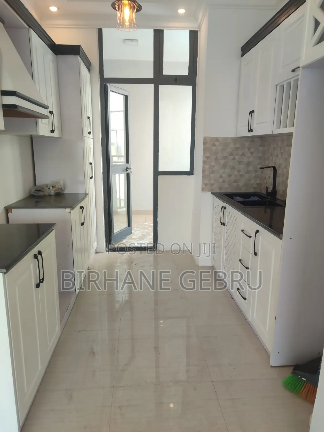 3bdrm Apartment in 3Bedroom Luxuru, Bole for rent