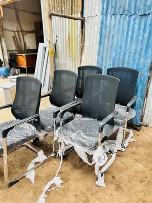 Photo - የቢሮ/Office Gust Chair U Leg Imported Withe High Quality