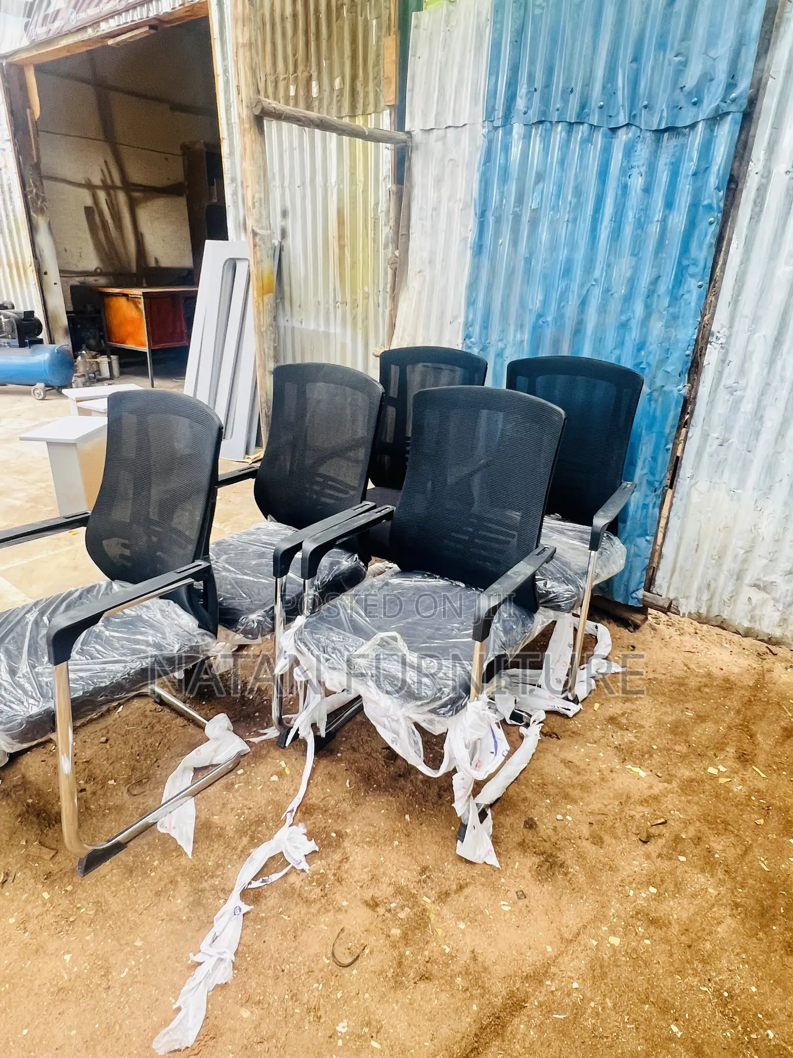 የቢሮ/Office Gust Chair U Leg Imported Withe High Quality