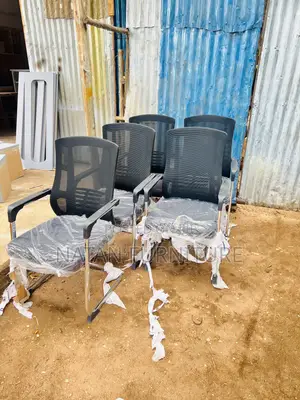 የቢሮ/Office Gust Chair U Leg Imported Withe High Quality