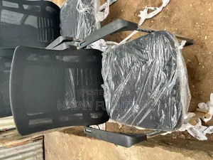 የቢሮ/Office Gust Chair U Leg Imported Withe High Quality