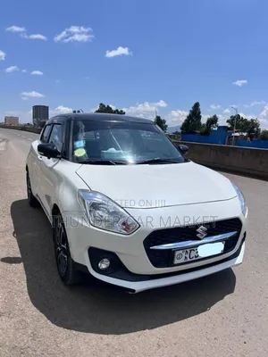 Suzuki Swift 2022 White