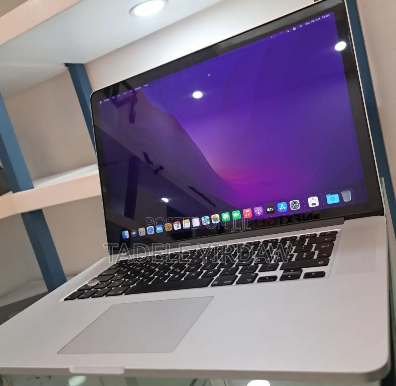 New Laptop Apple MacBook Pro 2015 16GB Intel Core I7 SSD 256GB