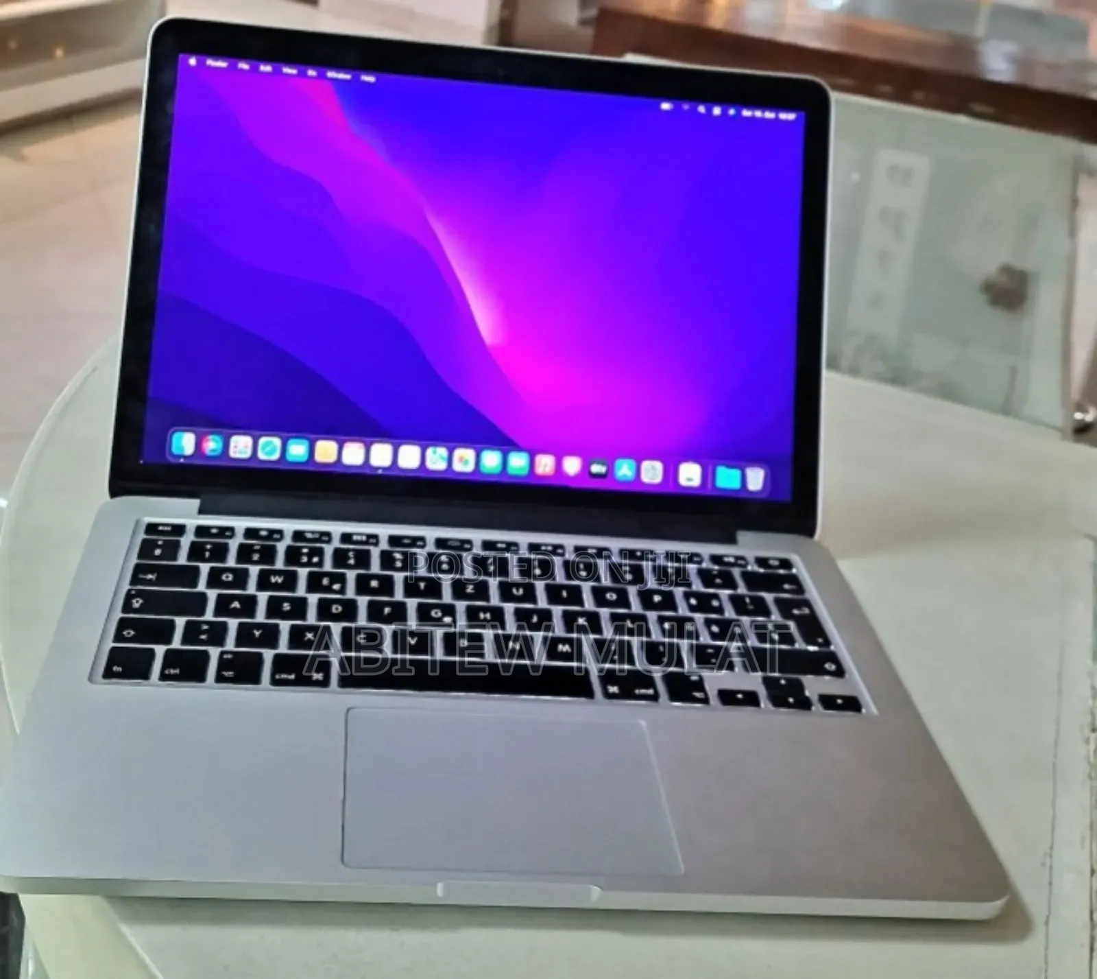 New Laptop Apple MacBook Pro 2015 8GB Intel Core I5 SSD 256GB