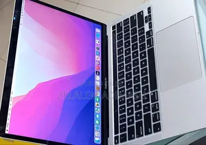 New Laptop Apple MacBook Pro 2022 M2 8GB Intel Core I7 SSD 512GB