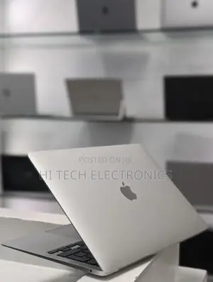 Photo - New Laptop Apple MacBook 2020 16GB Apple M1 SSD 512GB