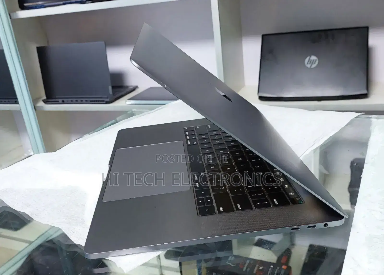 New Laptop Apple MacBook Pro 2019 32GB Intel Core I9 SSD 512GB