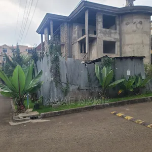8bdrm House in Addis Abeba, Bole for sale