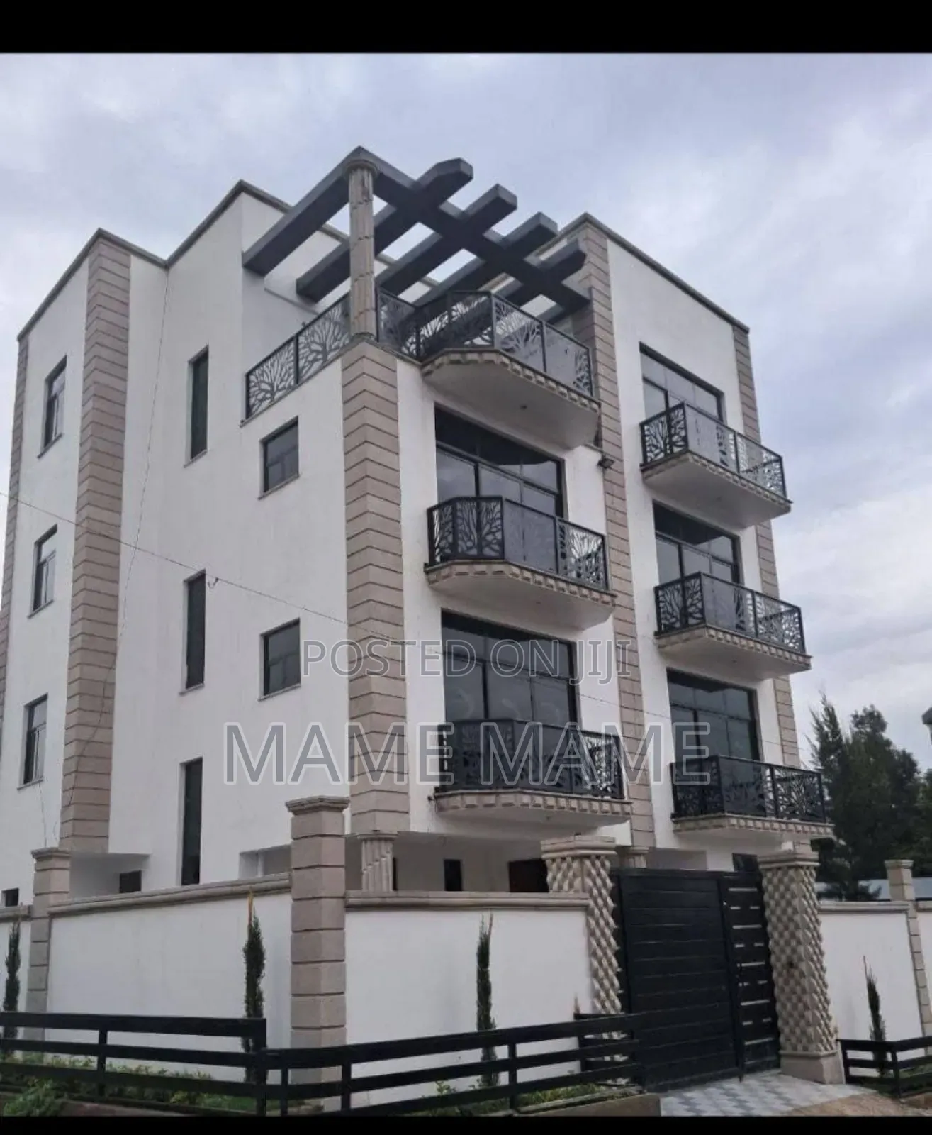 8bdrm House in Addis Abeba, Bole for sale