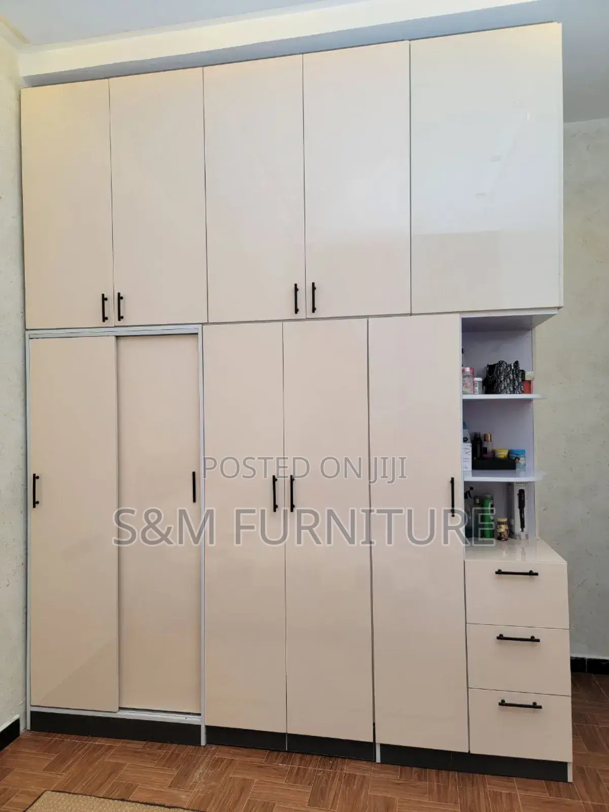 Walk in Wardrobes Priced Per Square Meter