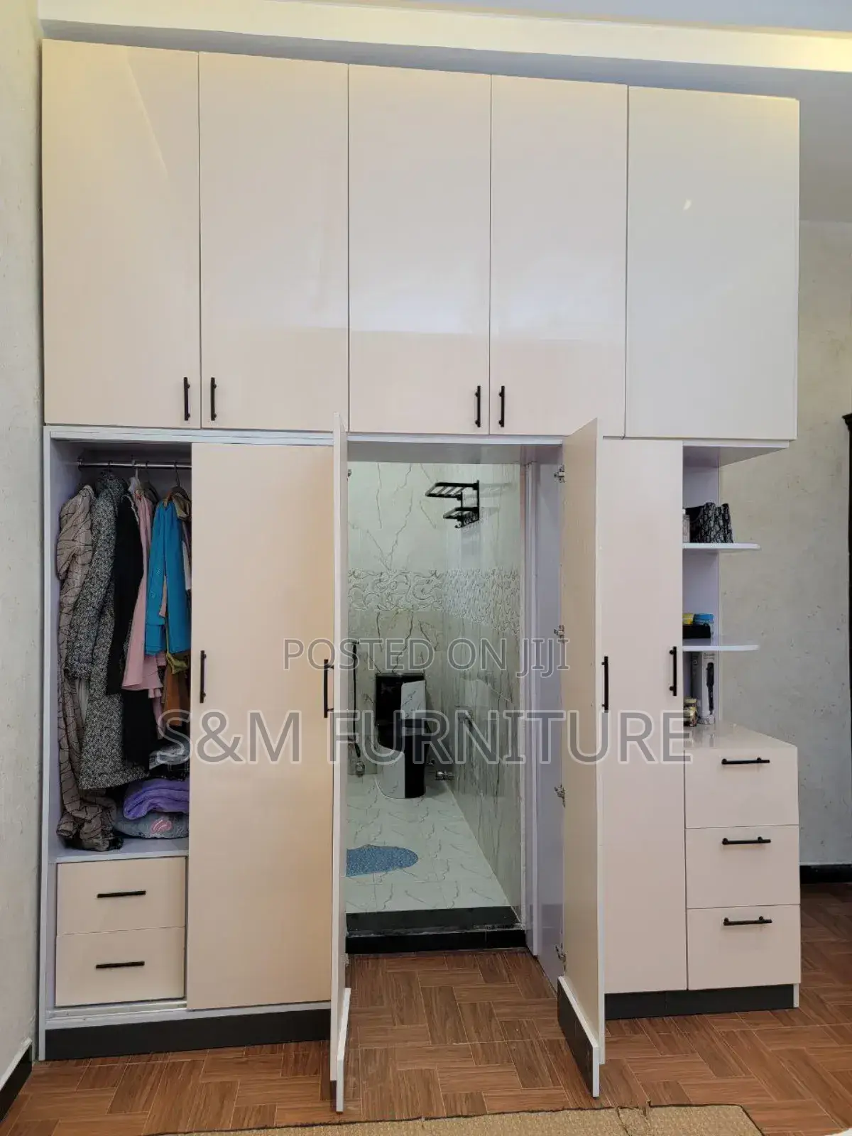 Walk in Wardrobes Priced Per Square Meter