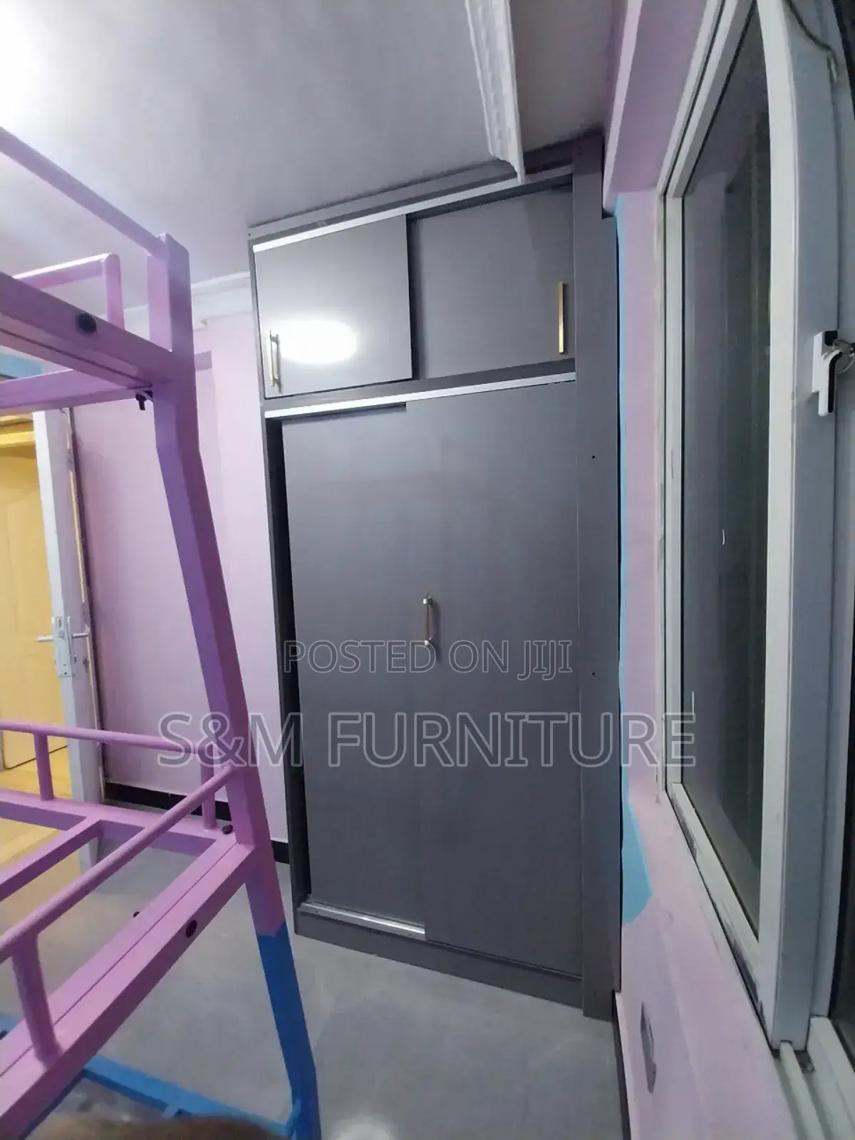 Simple and Space Saving Wardrobe Per Square Meter.