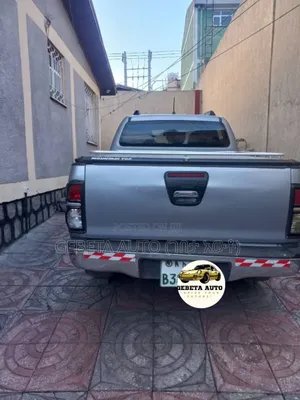 Toyota Hilux 2015 Silver