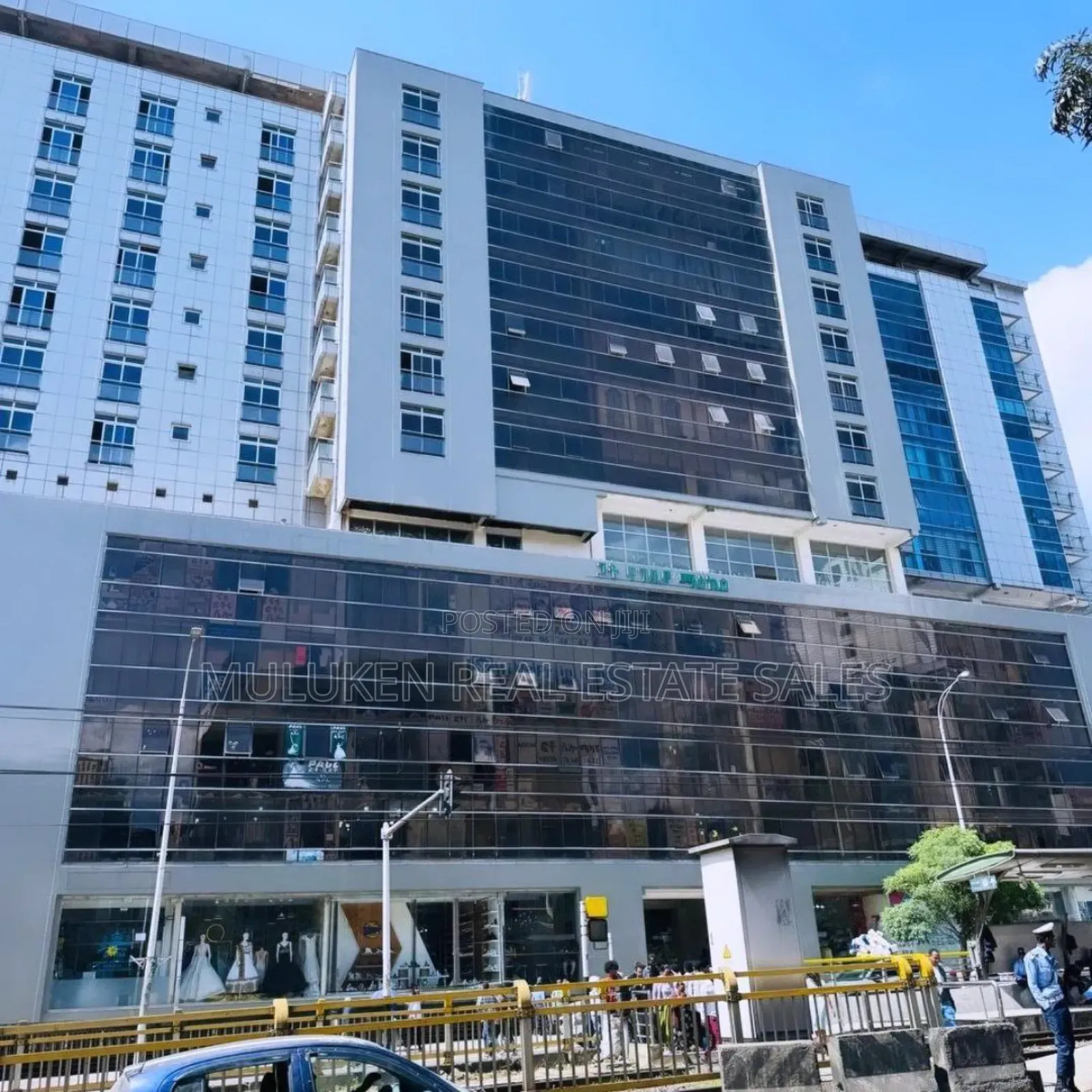 የሚሸጥ ሱቅ በ22 እና መገናኛ