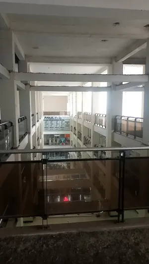 የሚሸጥ ሱቅ በ22 እና መገናኛ