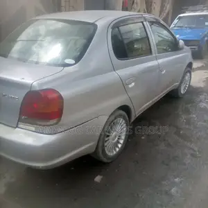 Toyota Platz 2005 Silver