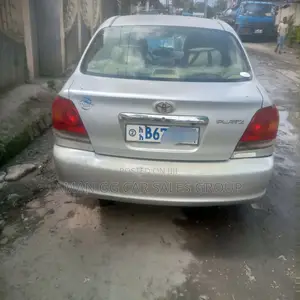 Toyota Platz 2005 Silver