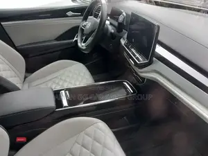 New Volkswagen ID.6 2024 Blue