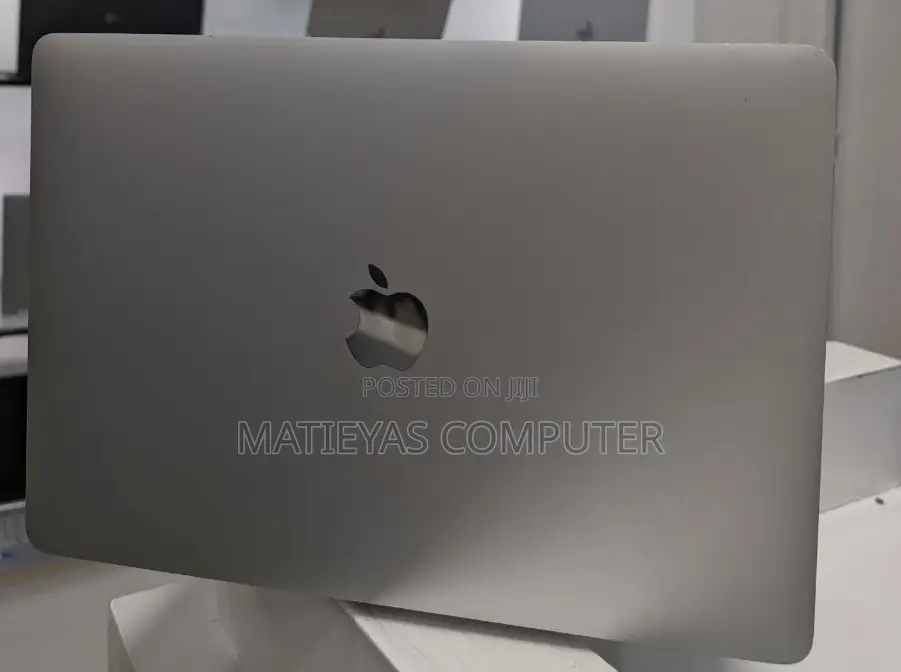 New Laptop Apple MacBook Air 16GB Apple M1 SSD 512GB