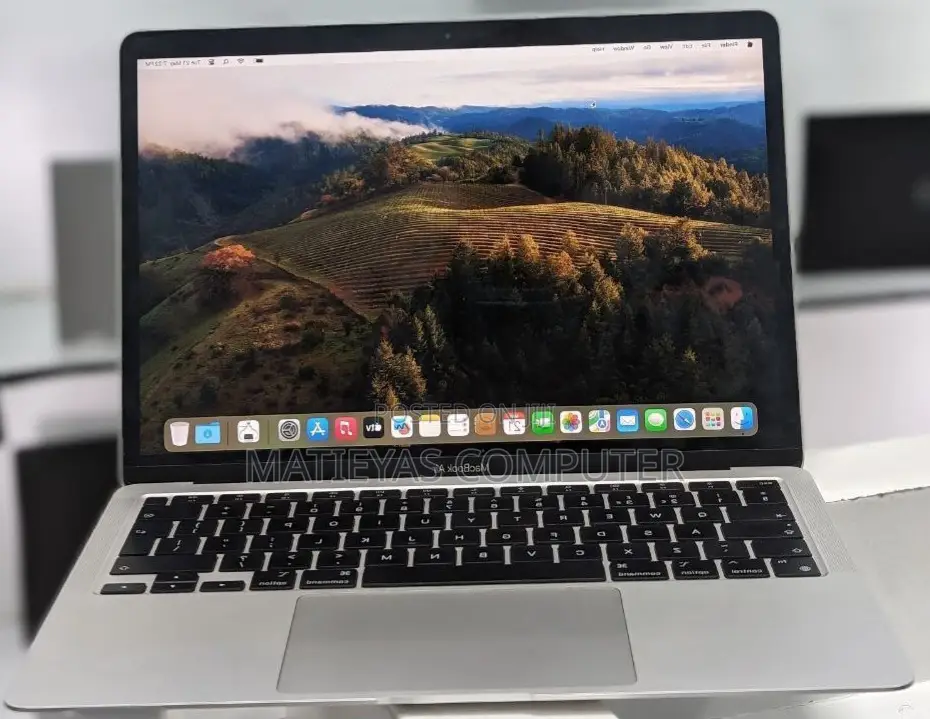 New Laptop Apple MacBook Air 16GB Apple M1 SSD 512GB