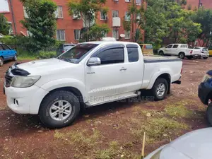 Toyota Hilux 2014 White