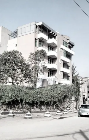 20bdrm Penthouse in Megenagna, G+5, Bole for sale