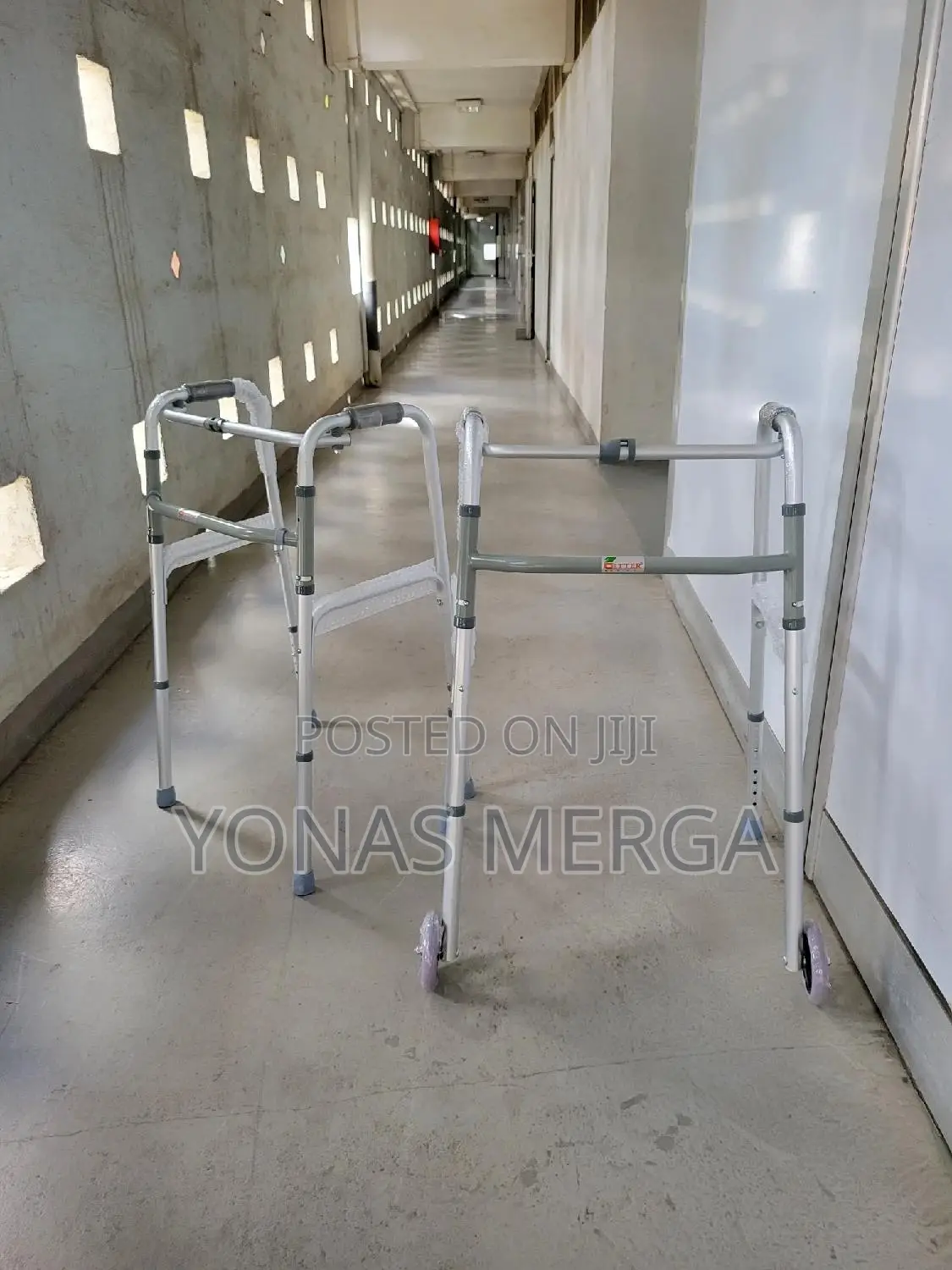 Walker Equipped With Two Wheels\Karma Wk-80 Aluminium Walker