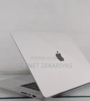 New Laptop Apple MacBook Pro 18GB Apple M3 Pro SSD 1T