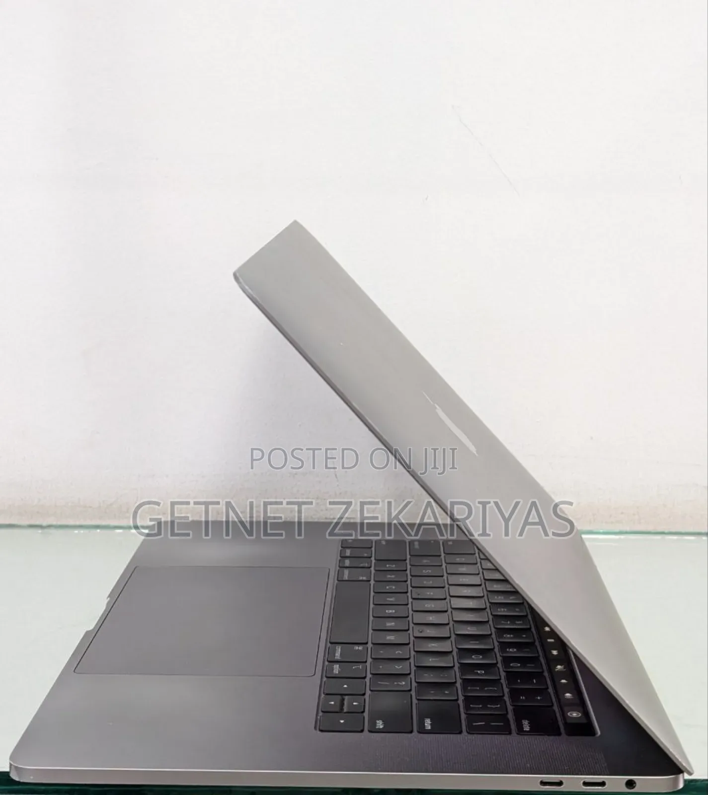 New Laptop Apple MacBook Pro 2018 32GB Intel Core I9 SSD 512GB