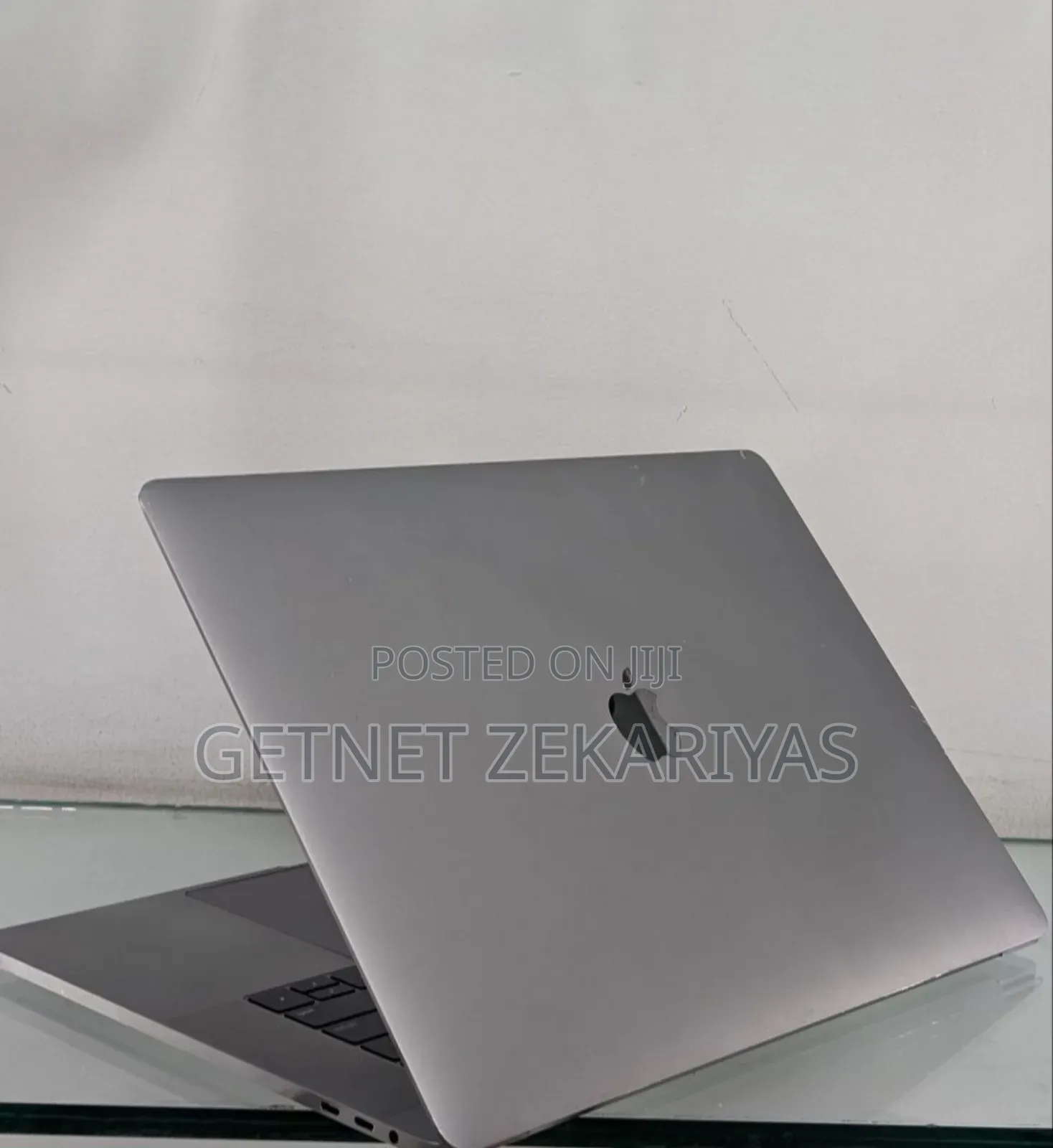 New Laptop Apple MacBook Pro 2018 32GB Intel Core I9 SSD 512GB