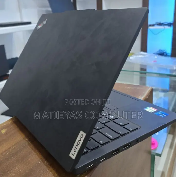 New Laptop Lenovo ThinkPad E14 G5 16GB Intel Core I7 SSD 512GB