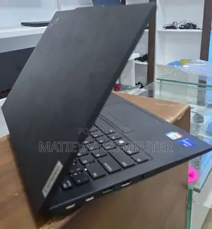 New Laptop Lenovo ThinkPad E14 G5 16GB Intel Core I7 SSD 512GB