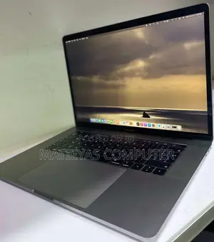 New Laptop Apple MacBook Pro 2019 32GB Intel Core I7 SSD 512GB