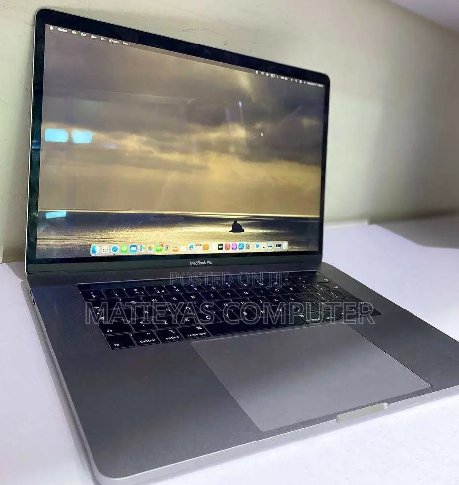New Laptop Apple MacBook Pro 2019 32GB Intel Core I7 SSD 512GB