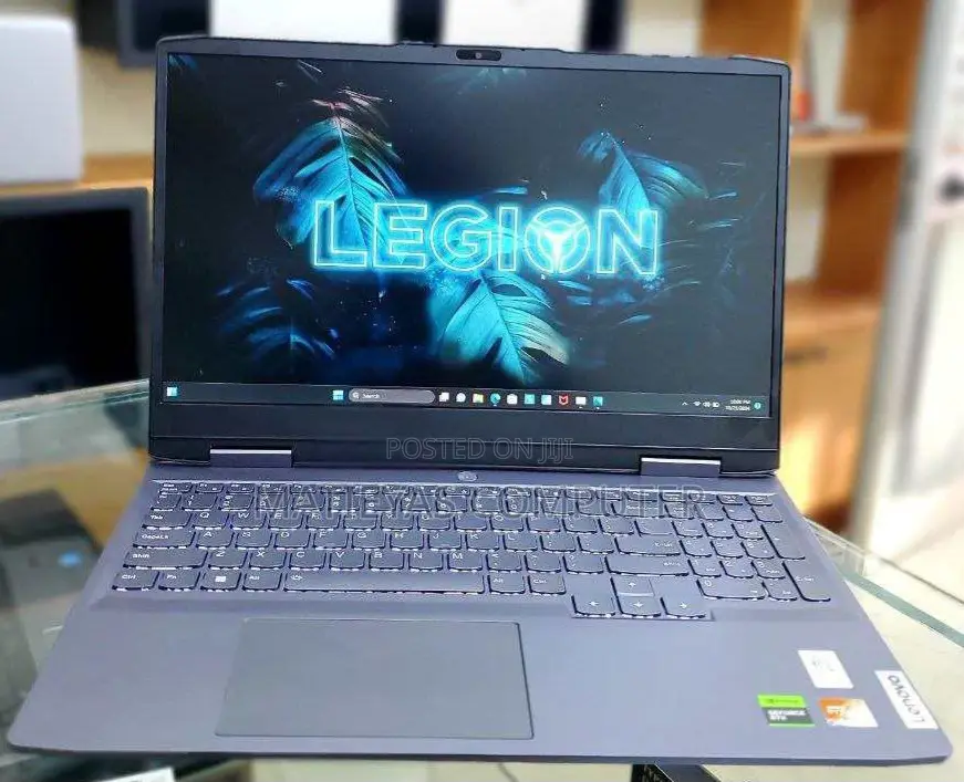 New Laptop Lenovo LOQ 15IRH8 16GB AMD Ryzen 7 SSD 16 GB