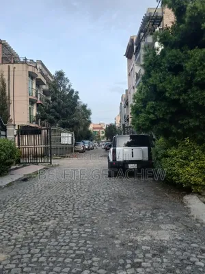 5bdrm House in Semit Fyelbet, G+2, Bole for sale