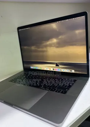 New Laptop Apple MacBook Pro 2017 32GB Intel Core I9 SSD 512GB