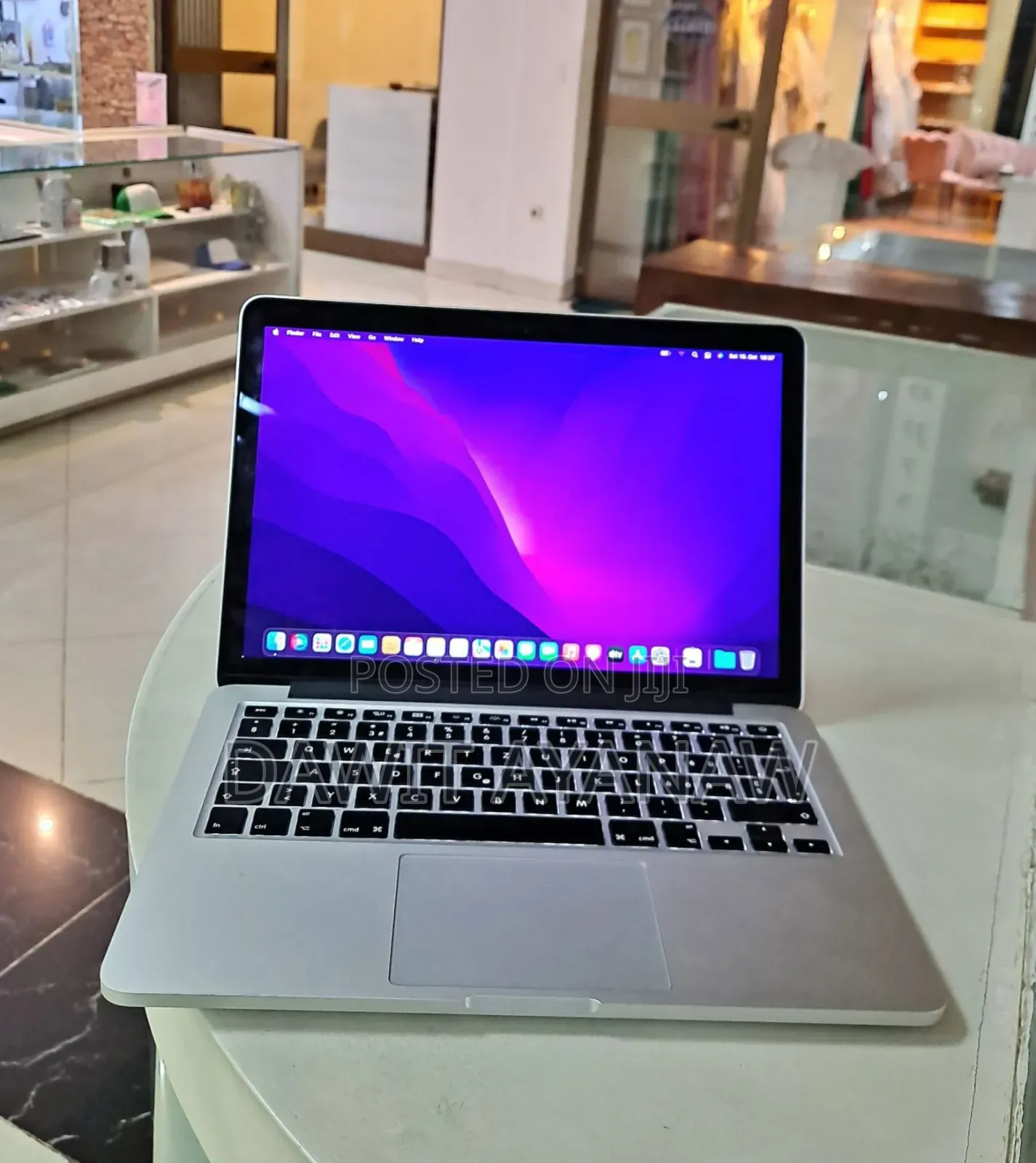 New Laptop Apple MacBook Pro 2015 8GB Intel Core I5 SSD 256GB