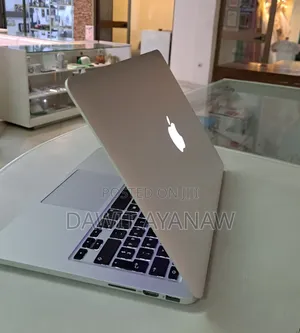 New Laptop Apple MacBook Pro 2015 8GB Intel Core I5 SSD 256GB