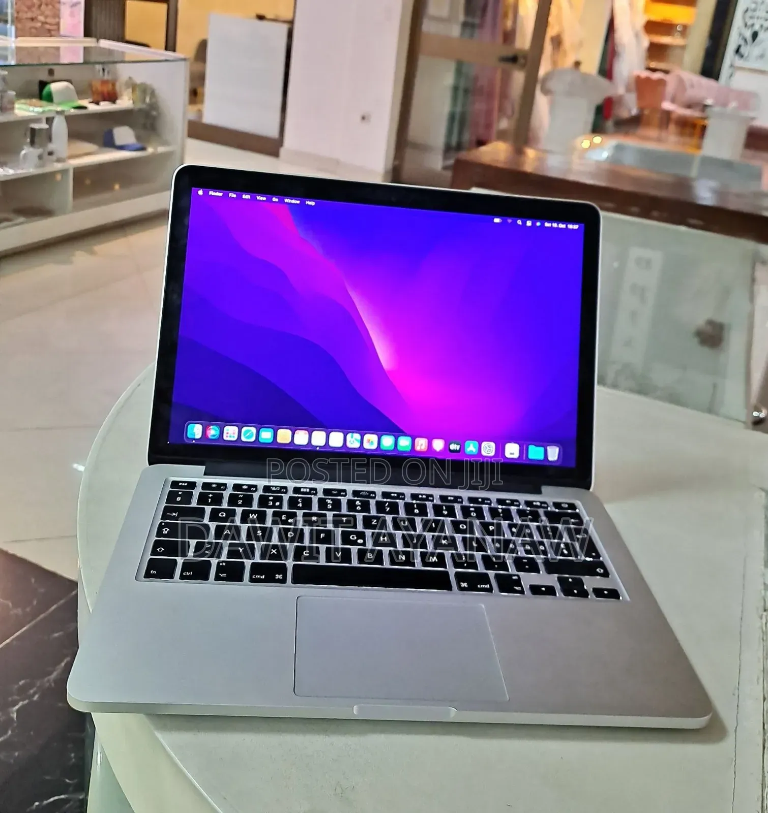 New Laptop Apple MacBook Pro 2015 8GB Intel Core I5 SSD 256GB