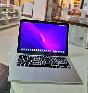 New Laptop Apple MacBook Pro 2015 8GB Intel Core I5 SSD 256GB