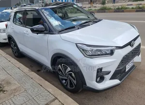 Photo - Toyota Raize 2022 White