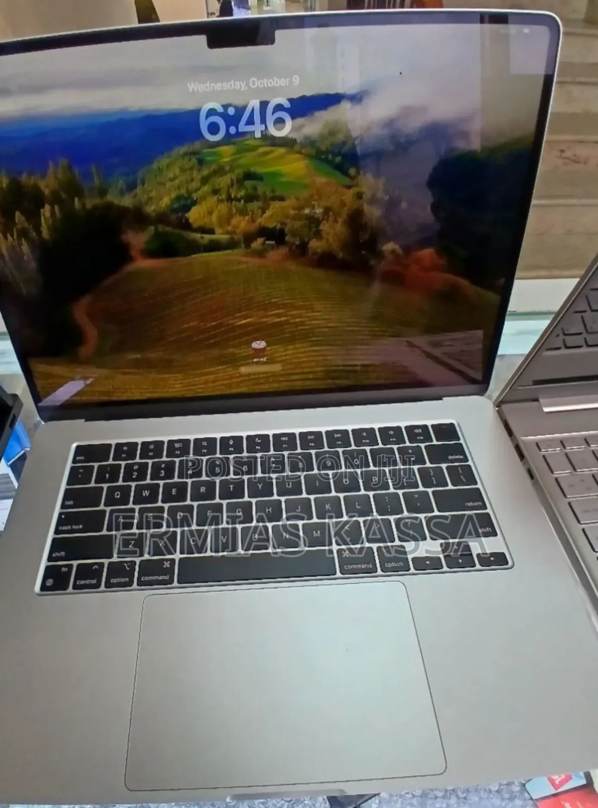 New Laptop Apple MacBook Pro 2023 M2 8GB Apple M2 SSD 256GB