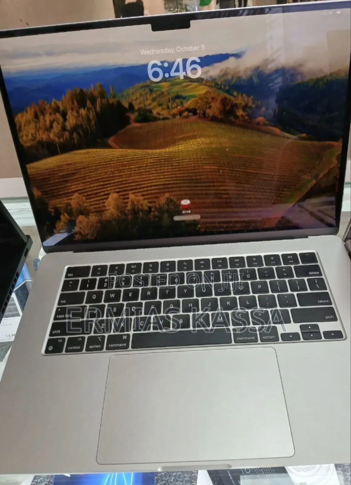 New Laptop Apple MacBook Pro 2023 M2 8GB Apple M2 SSD 256GB