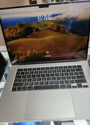 New Laptop Apple MacBook Pro 2023 M2 8GB Apple M2 SSD 256GB