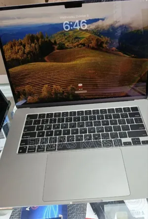 New Laptop Apple MacBook Pro 2023 M2 8GB Apple M2 SSD 256GB